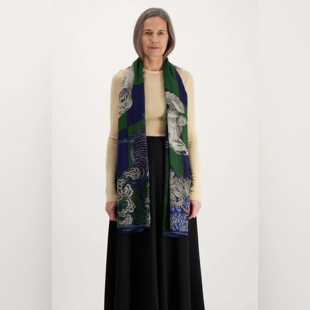 INOUI EDITIONS SCARVES
Green Blue - Picture 3 of 6
